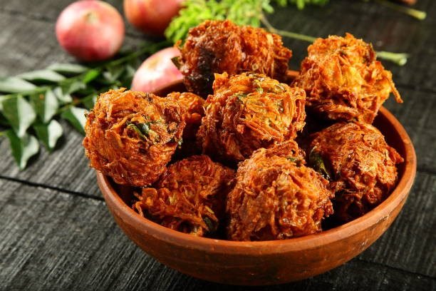 Onion bhaji — crisp, spiced onion fritters